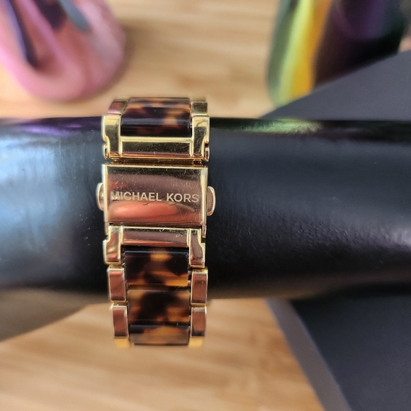 Michael Kors Parker Tortoise Chronograph Watch - Picture 4 of 5